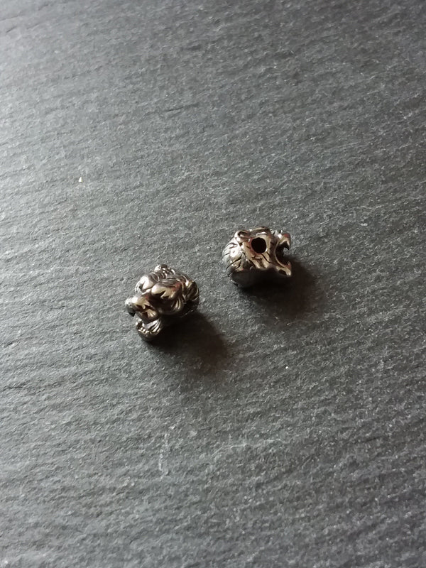 1 or 5 Stainless Steel Tiger Head Beads 11x8mm Hole: 2.5mm Side to Side - ContentedCatz
