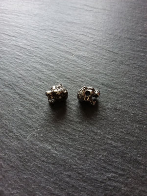 1 or 5 Stainless Steel Tiger Head Beads 11x8mm Hole: 2.5mm Side to Side - ContentedCatz