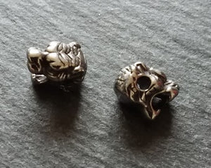 1 or 5 Stainless Steel Tiger Head Beads 11x8mm Hole: 2.5mm Side to Side - ContentedCatz