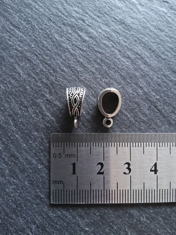 10 or 50 Antique Silver Tone Triangle Bail Beads Infinity Design 15x7x9mm - ContentedCatz