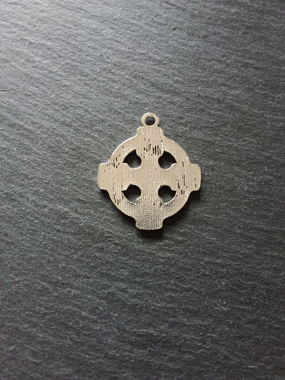 4 or 20 Round Celtic Cross Pendants Antique Silver Tone 33x29mm - ContentedCatz