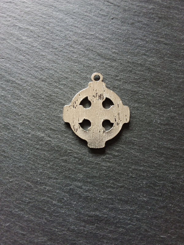 4 or 20 Round Celtic Cross Pendants Antique Silver Tone 33x29mm - ContentedCatz