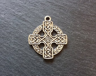4 or 20 Round Celtic Cross Pendants Antique Silver Tone 33x29mm - ContentedCatz