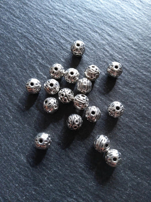 10 or 50 Antique Silver Tone Alloy 8mm Ball Beads Solid Round Patterned. Hole: 1mm Nickel FREE - ContentedCatz