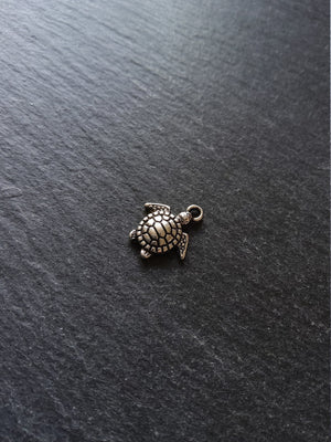 20 or 100 Little Turtle Charms Antique Silver Tone 16x14mm - ContentedCatz
