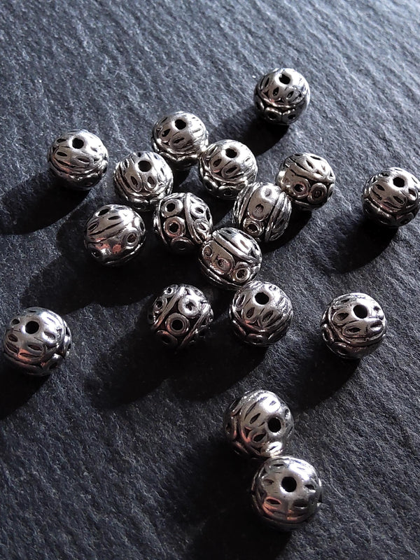 10 or 50 Antique Silver Tone Alloy 8mm Ball Beads Solid Round Patterned. Hole: 1mm Nickel FREE - ContentedCatz
