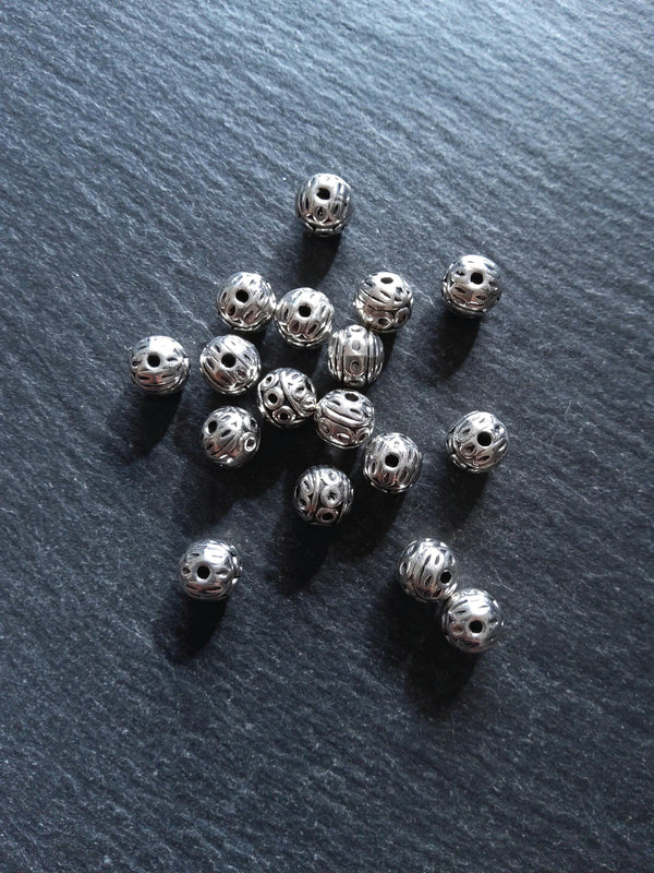 10 or 50 Antique Silver Tone Alloy 8mm Ball Beads Solid Round Patterned. Hole: 1mm Nickel FREE - ContentedCatz