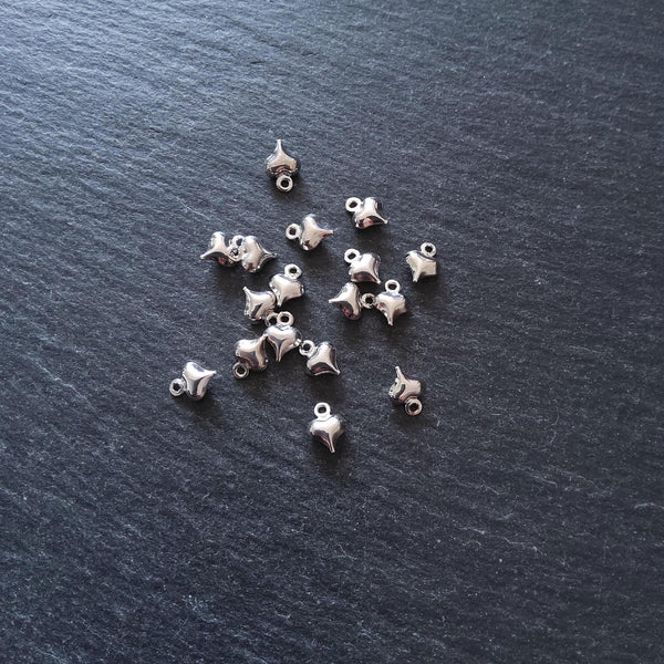 20 or 100 Tiny Hollow Heart Charms Silver Tone Alloy 9x6mm - ContentedCatz