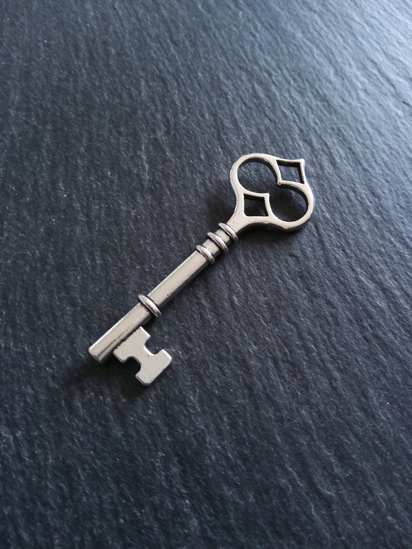 4 or 20 Antique Silver Key Pendants Large 60x21x4mm Nickel FREE - ContentedCatz