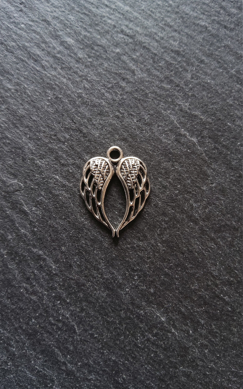10 or 50 Double Wing Heart Pendant Charm Antique Silver Tone Alloy 22x17mm - ContentedCatz