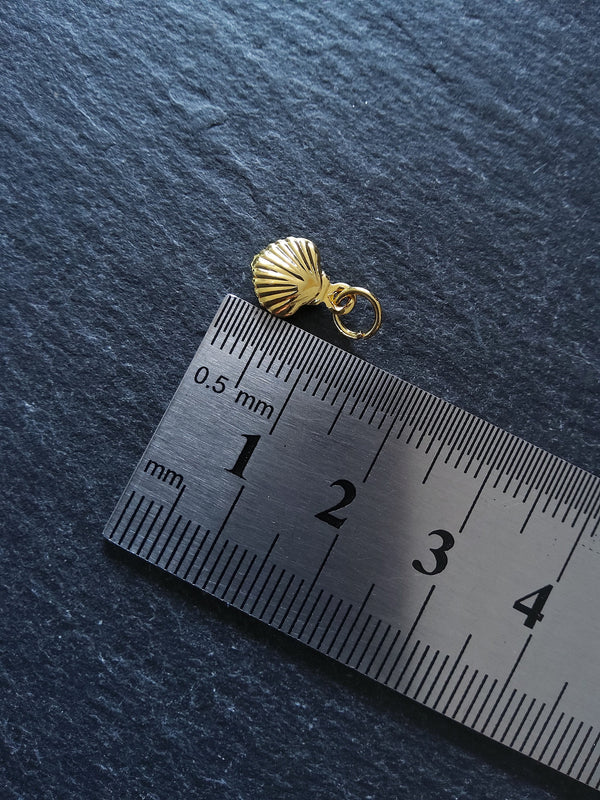 Sea Shell Charms Real Gold Plated Brass 11x8x2.8mm - ContentedCatz