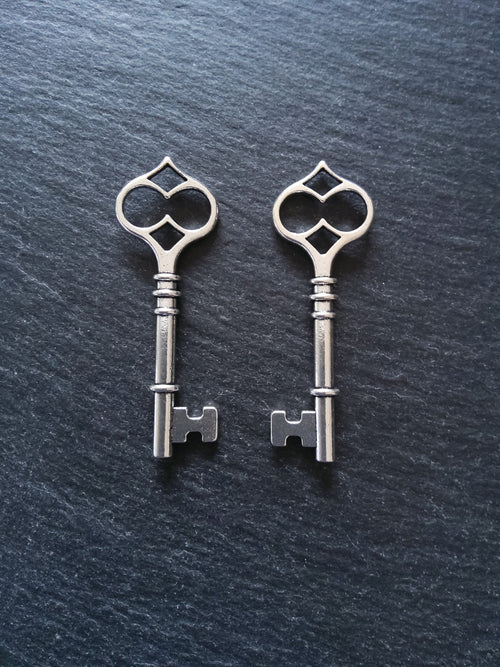 4 or 20 Antique Silver Key Pendants Large 60x21x4mm Nickel FREE - ContentedCatz