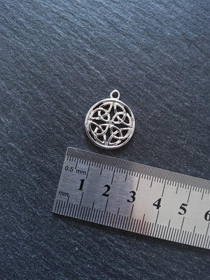 2 or 10 Dara Celtic Knot Round Stainless Steel Charms 24x20x2mm - ContentedCatz