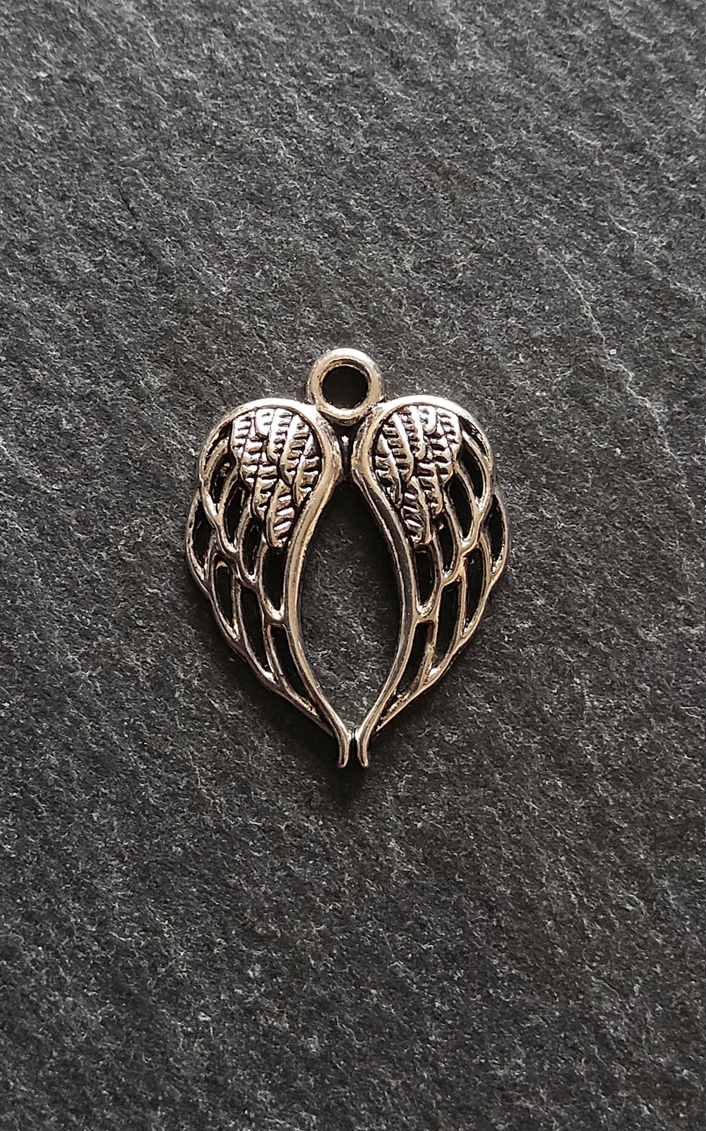 10 or 50 Double Wing Heart Pendant Charm Antique Silver Tone Alloy 22x17mm - ContentedCatz