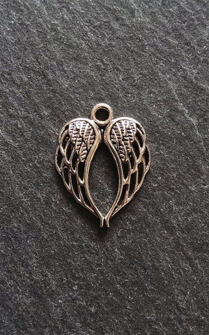 10 or 50 Double Wing Heart Pendant Charm Antique Silver Tone Alloy 22x17mm - ContentedCatz