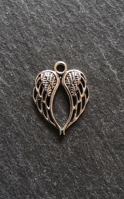 10 or 50 Double Wing Heart Pendant Charm Antique Silver Tone Alloy 22x17mm - ContentedCatz