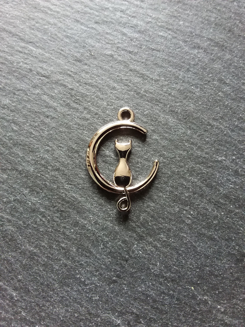 4 or 20 Silver Tone Cat & Crescent Moon Connector Charms 28x20mm - ContentedCatz