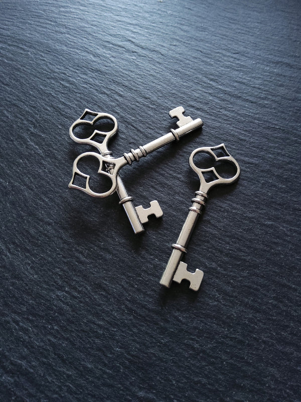 4 or 20 Antique Silver Key Pendants Large 60x21x4mm Nickel FREE - ContentedCatz