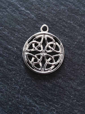 2 or 10 Dara Celtic Knot Round Stainless Steel Charms 24x20x2mm - ContentedCatz