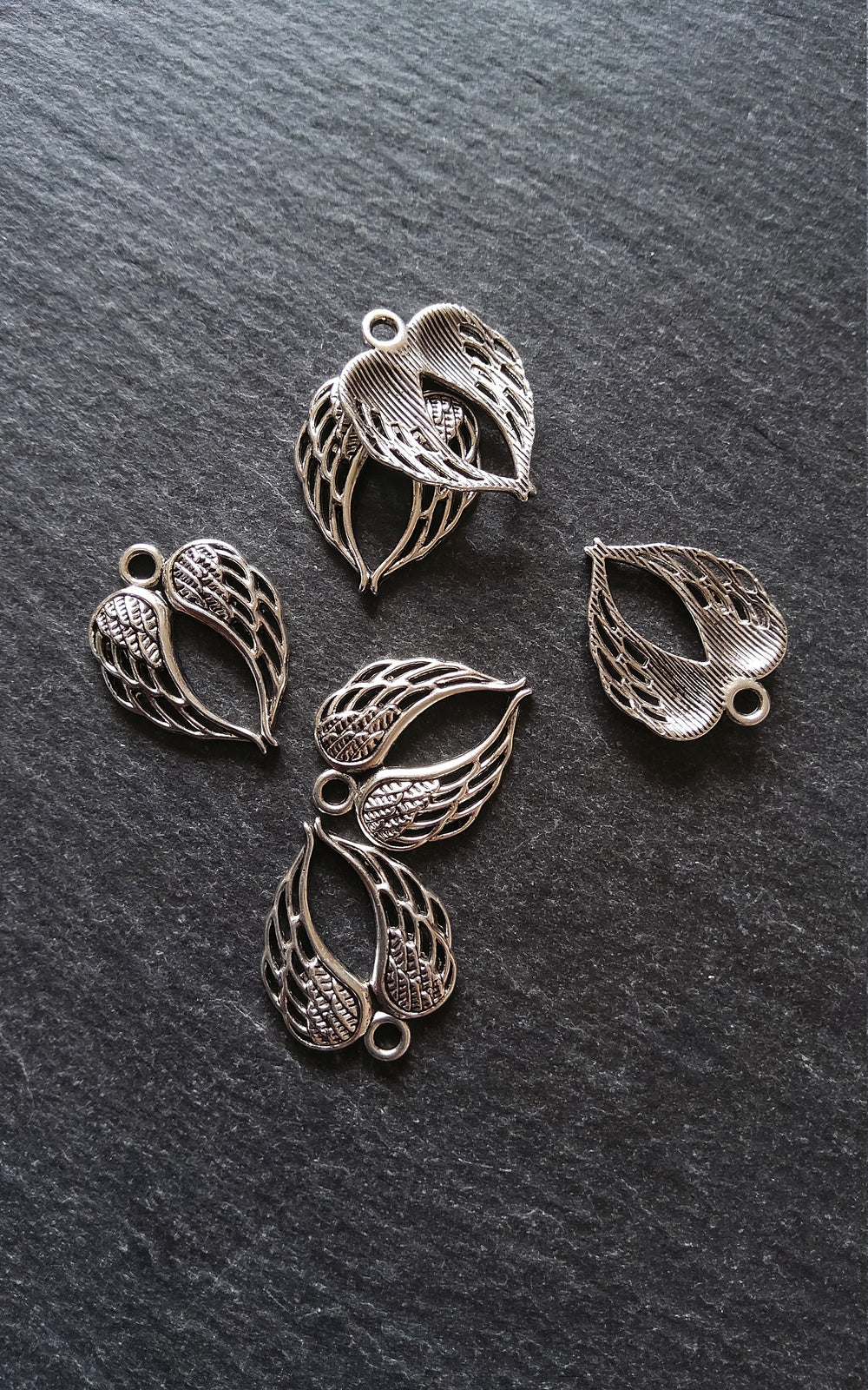 10 or 50 Double Wing Heart Pendant Charm Antique Silver Tone Alloy 22x17mm - ContentedCatz