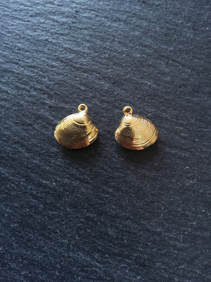 6 or 30 Sea Shell Charms Gold Stainless Steel 14x13x4mm - ContentedCatz