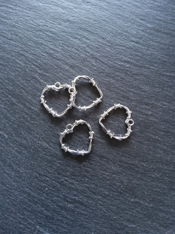 4 or 20 Barbed Wire Heart Charms Antique Silver 25x24mm - ContentedCatz