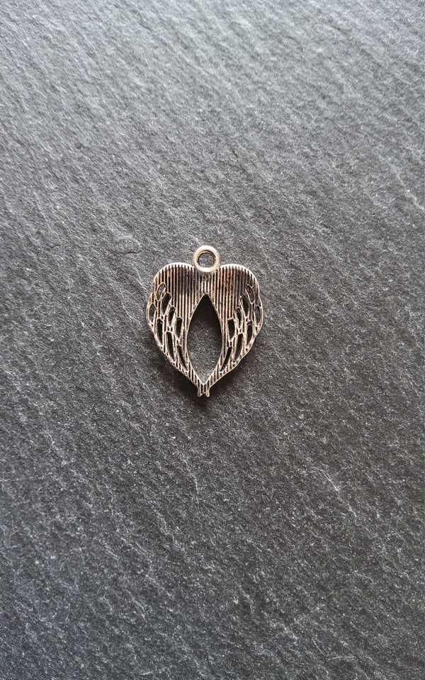 10 or 50 Double Wing Heart Pendant Charm Antique Silver Tone Alloy 22x17mm - ContentedCatz