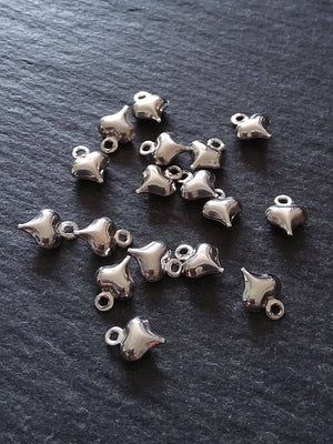 20 or 100 Tiny Hollow Heart Charms Silver Tone Alloy 9x6mm - ContentedCatz