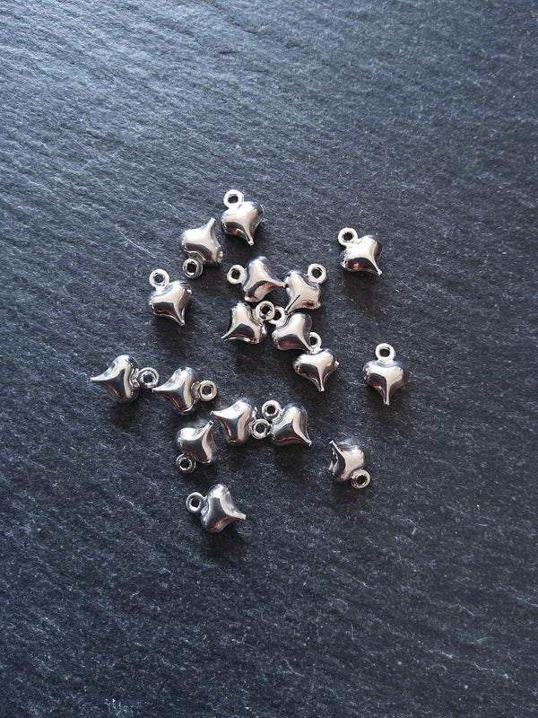 20 or 100 Tiny Hollow Heart Charms Silver Tone Alloy 9x6mm - ContentedCatz