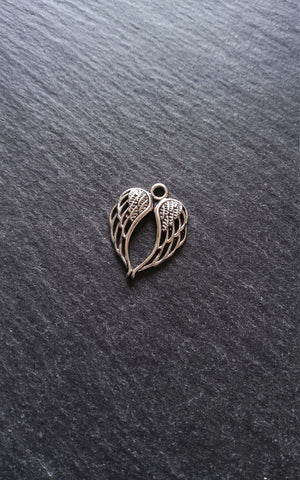 10 or 50 Double Wing Heart Pendant Charm Antique Silver Tone Alloy 22x17mm - ContentedCatz