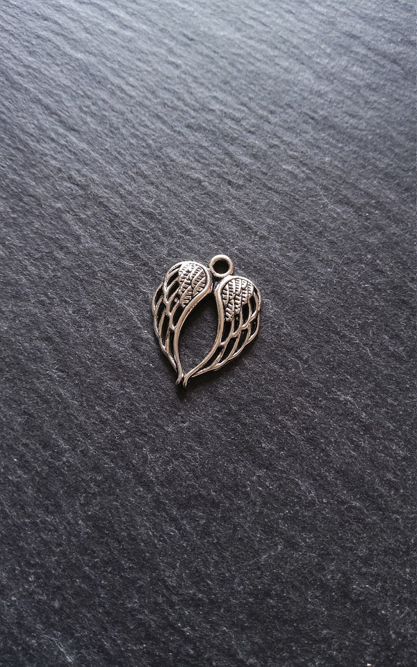 10 or 50 Double Wing Heart Pendant Charm Antique Silver Tone Alloy 22x17mm - ContentedCatz
