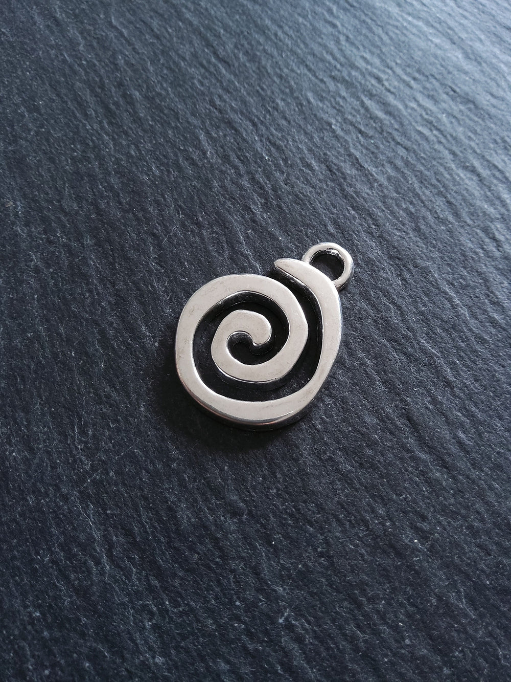 2 or 10 Round Swirl Pendants Silver Tone 32x24mm - ContentedCatz