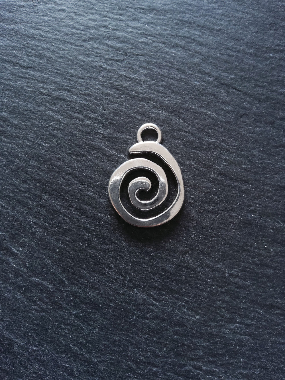 2 or 10 Round Swirl Pendants Silver Tone 32x24mm - ContentedCatz