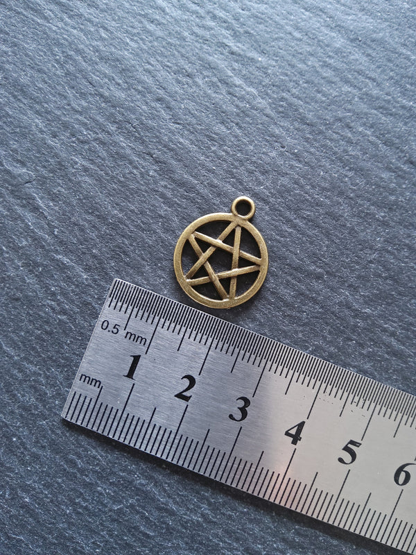 10 or 50 Antique Bronze Tone Pentagram Charms 20x17mm. Nickel FREE Inactive - ContentedCatz