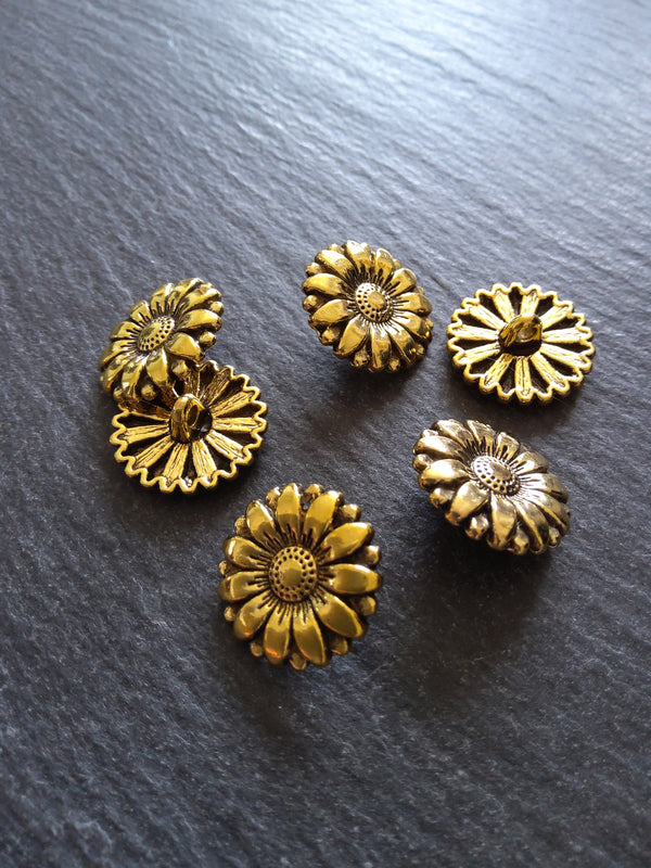 6 or 30 Flower Metal Shank Buttons Antique Gold Tone 18mm (6/8") Fasteners - ContentedCatz