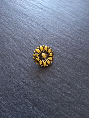 6 or 30 Flower Metal Shank Buttons Antique Gold Tone 18mm (6/8") Fasteners - ContentedCatz