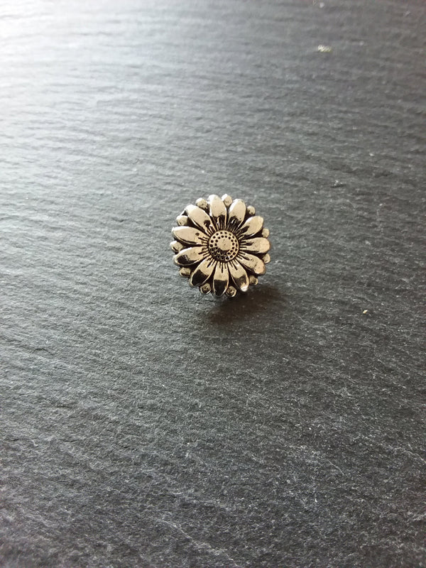 6 or 30 Flower Metal Shank Buttons Antique Silver Tone 18mm (6/8") Fasteners - ContentedCatz