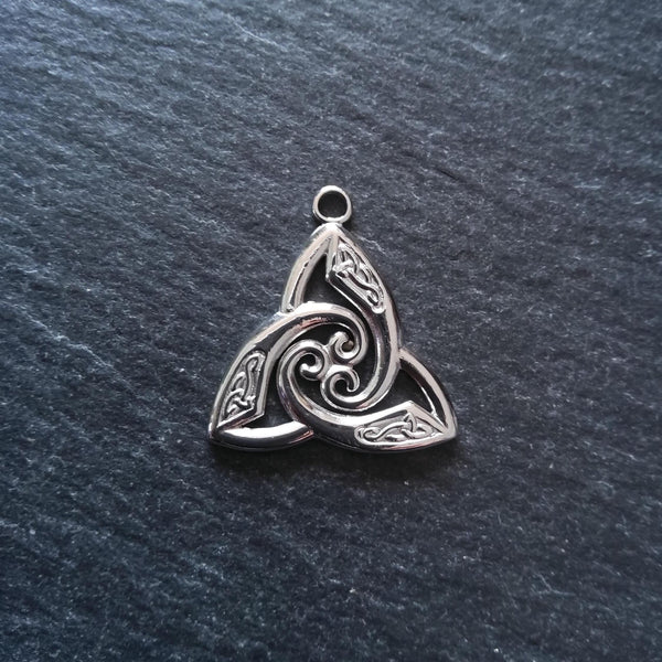 2 or 10 Trinity Celtic Knot Charms Stainless Steel 26x25x2mm
