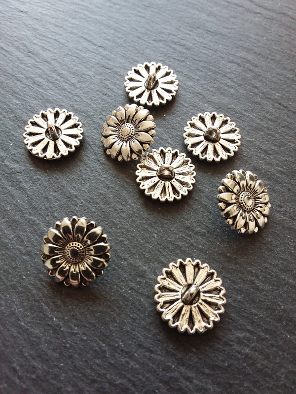 6 or 30 Flower Metal Shank Buttons Antique Silver Tone 18mm (6/8") Fasteners - ContentedCatz