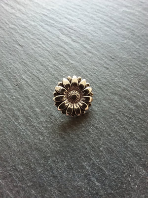 6 or 30 Flower Metal Shank Buttons Antique Silver Tone 18mm (6/8") Fasteners - ContentedCatz