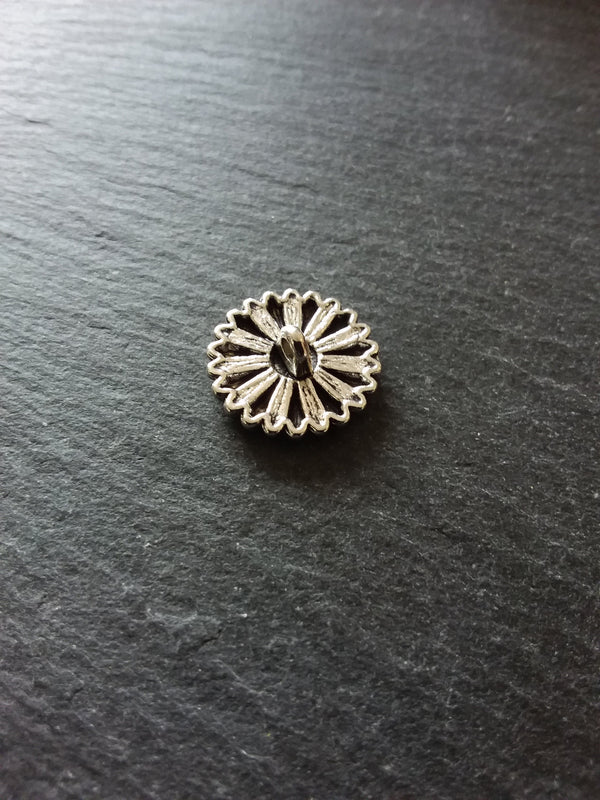 6 or 30 Flower Metal Shank Buttons Antique Silver Tone 18mm (6/8") Fasteners - ContentedCatz