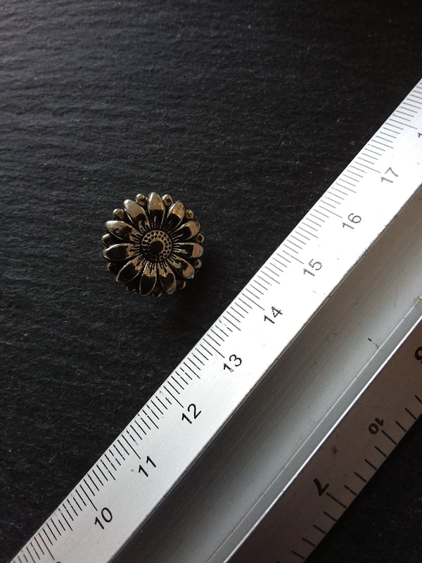 6 or 30 Flower Metal Shank Buttons Antique Silver Tone 18mm (6/8") Fasteners - ContentedCatz
