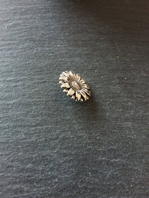 6 or 30 Flower Metal Shank Buttons Antique Silver Tone 18mm (6/8") Fasteners - ContentedCatz