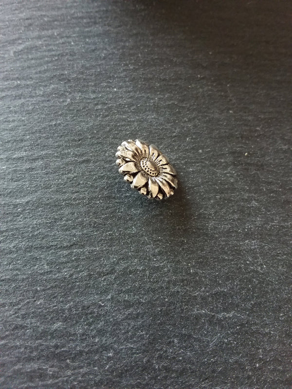 6 or 30 Flower Metal Shank Buttons Antique Silver Tone 18mm (6/8") Fasteners - ContentedCatz