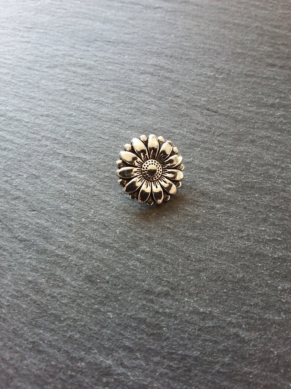 6 or 30 Flower Metal Shank Buttons Antique Silver Tone 18mm (6/8") Fasteners - ContentedCatz