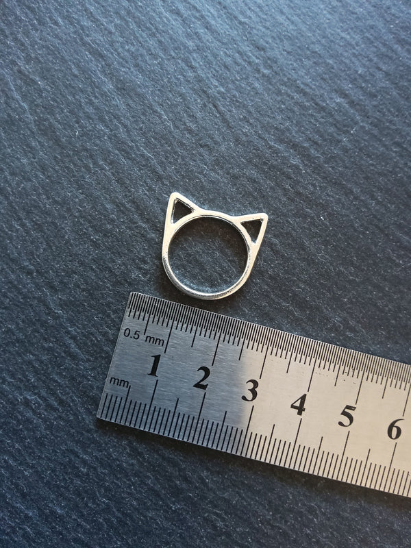 10 or 50 Antique Silver Tone Cat Face Head Connector Charms 21x20mm