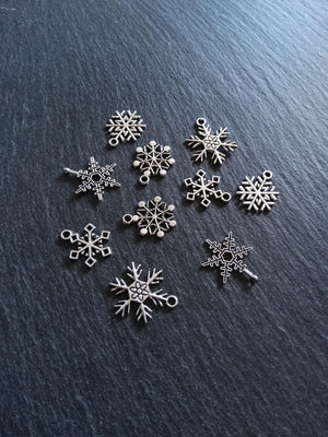 10 or 50 Mixed Snowflake Charms Antique Silver Tone Alloy 11x8mm