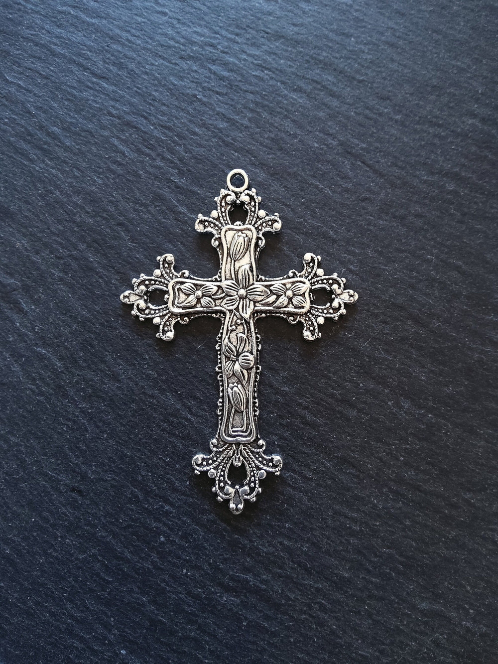 2 or 10 Large Antique Silver Tone Crucifix Pendants Victorian Flower Pattern 74x53mm Nickel FREE