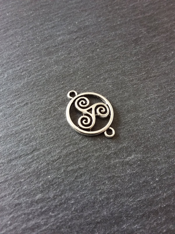 6 or 30 Triple Spiral Triskelion Celtic Connector Charms Antique Silver Tone Round 28x20mm Inactive