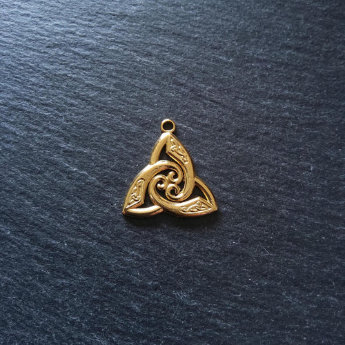 2 or 10 Trinity Celtic Knot Pendants 18K Gold Plated Stainless Steel 26x25x2mm
